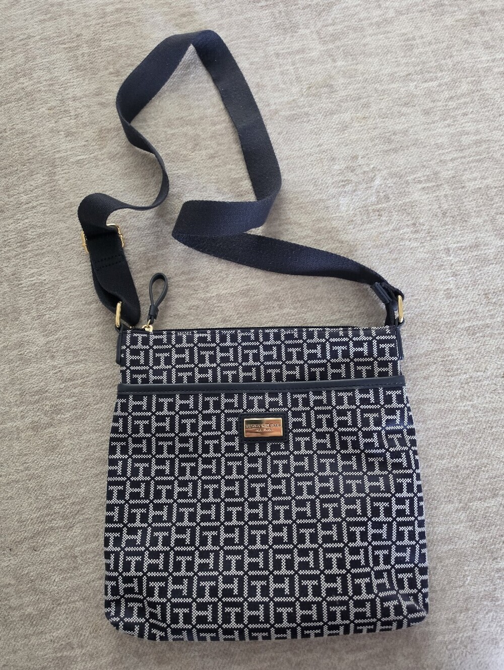 Tommy Hilfiger Crossbody